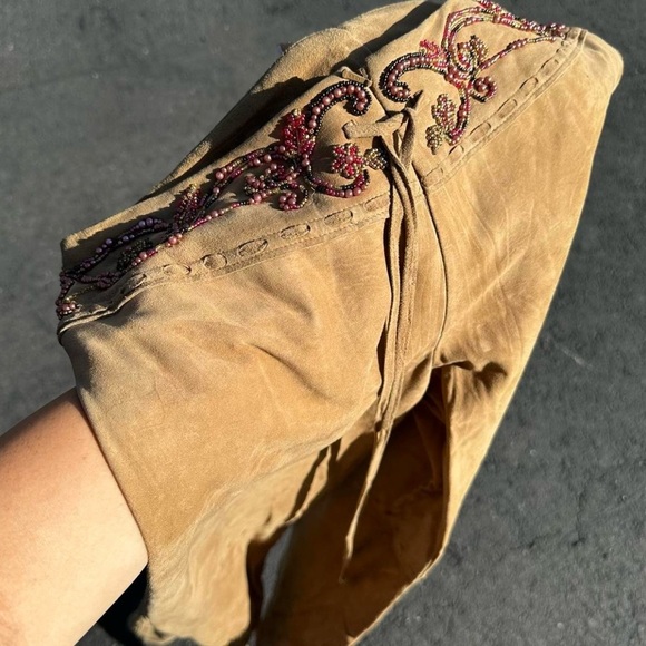 Mandalay Suede tan low waisted pants. Vintage. Great condition. Size 6. - Picture 3 of 8